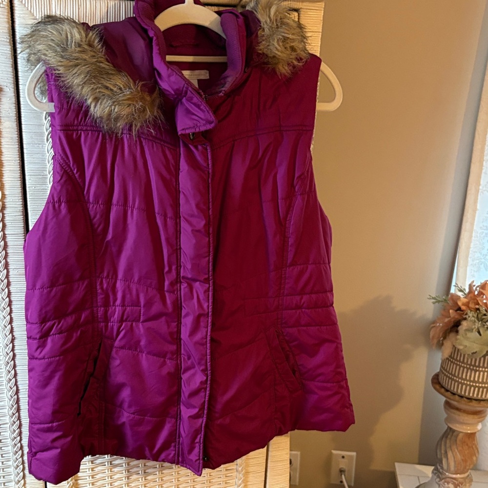 New York & Company Burgundy Puffer Vest